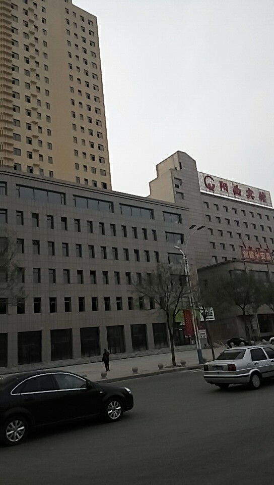 2017年11月9日陽曲縣萬辰小區(qū)安裝防火門施工作業(yè)圖片