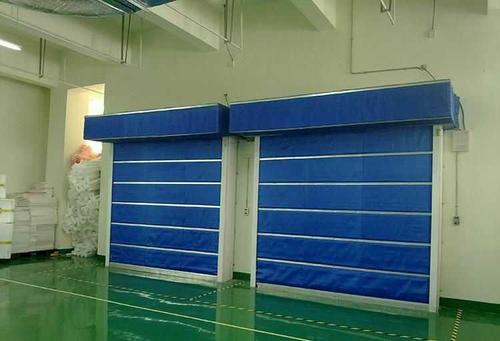 無(wú)機(jī)布防火卷簾門(mén)